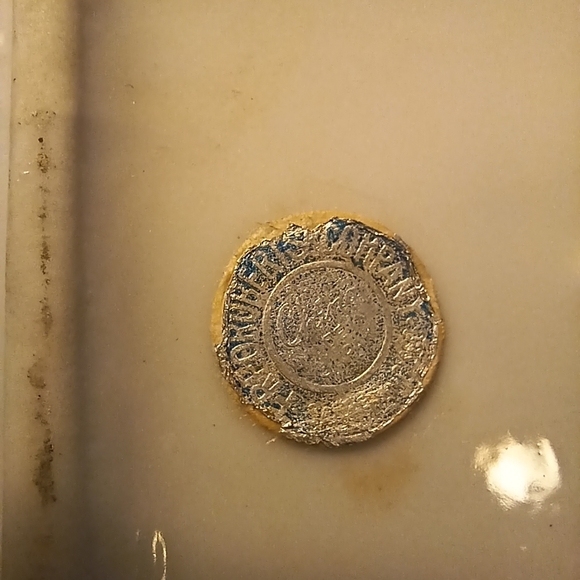 Painted porcelain jewelry box, vintage Fred Roberts Company, roses, gold trim - Picture 5 of 5